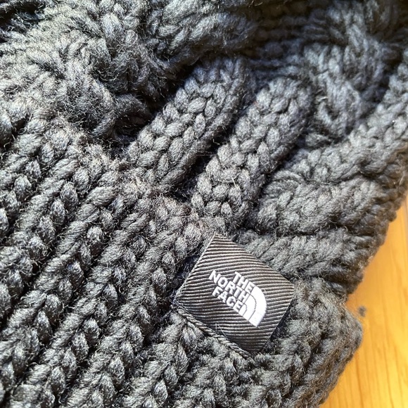 The North Face Black Pom Beanie - Picture 5 of 7